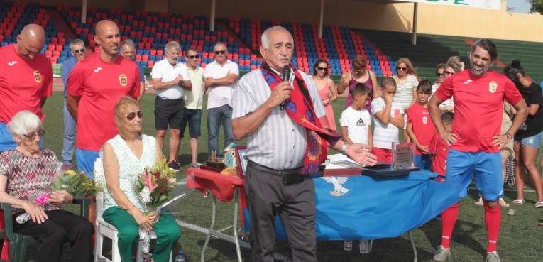 Emotivo homenaje a Agustín Hernández "El Aldea"