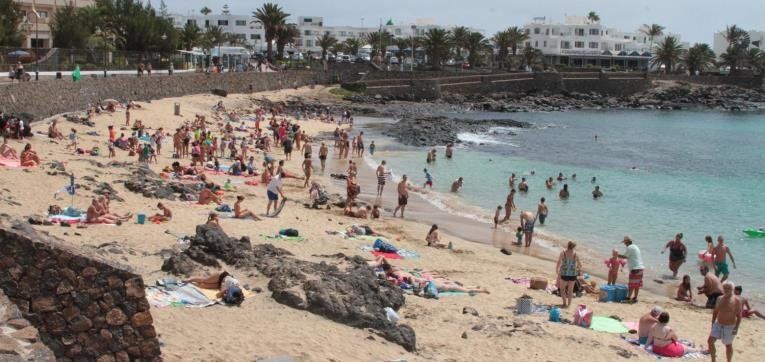 Llega una semana de  calor a Lanzarote con altas temperaturas y calima