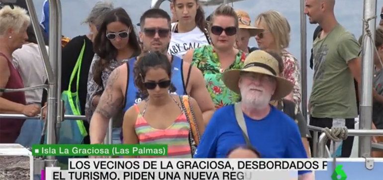 Vecinos de La Graciosa se quejan en La Sexta de la masificación de turistas: Se va a echar a perder