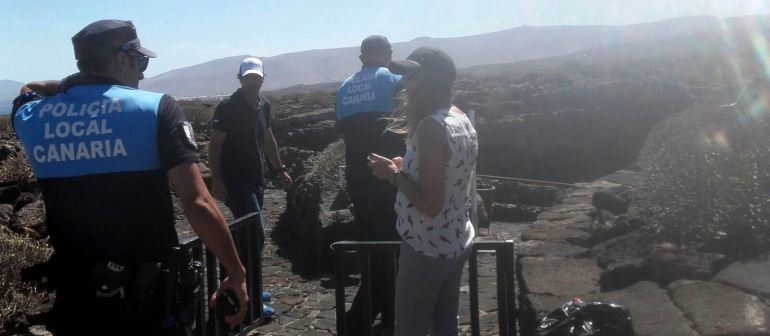 Policía y Guardia Civil acuden a La Cueva ante la denuncia de que se está superando el aforo