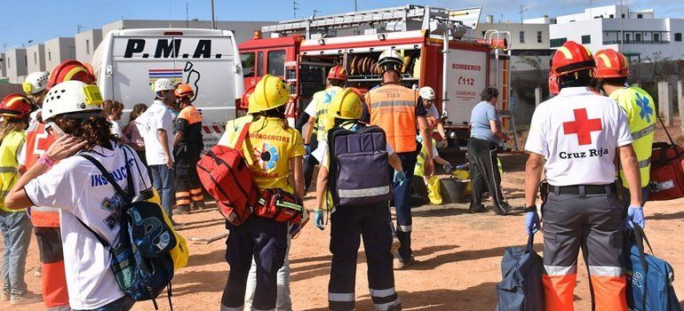 El número de profesionales de emergencias ha disminuido un 40 por ciento en Lanzarote desde 2007