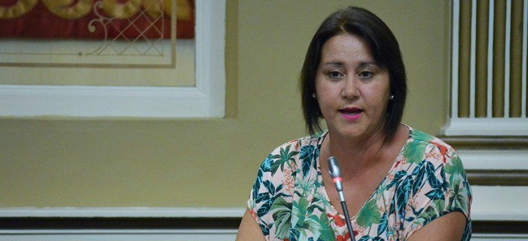 Gladys Acuña reprocha al Gobierno el retraso en las obras del Puerto de Playa Blanca