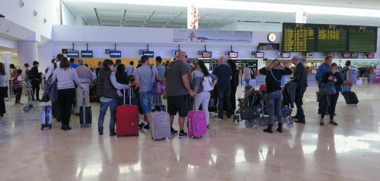 El tráfico de pasajeros en el aeropuerto de Lanzarote volvió a crecer un 9,5% en septiembre