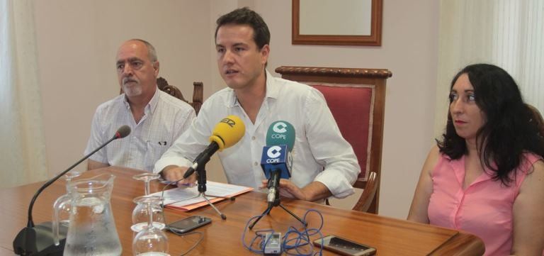 Podemos invita a PSOE, Somos y grupo mixto a presentar una moción de censura con Meca como candidato