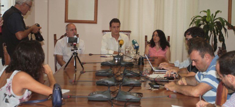 Así ha anunciado Carlos Meca su propuesta de un "gobierno de cambio" en el Cabildo