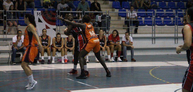 El CD Magec Tías Contra la Violencia de Género cayó en casa ante el Valencia Basket por 58 a 83