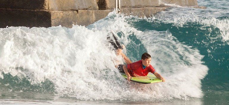 Setenta riders de todo el archipiélago se dieron cita en el Campeonato Haría Surfing Promesas