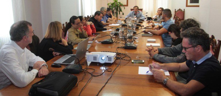 Ezquiaga presenta el PIOL y San Ginés promete un plus de generosidad para poder aprobarlo