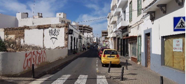 Queja contra Arrecife por dejar un tramo de la calle Hermanos Zerolo "sin alumbrado de Navidad"