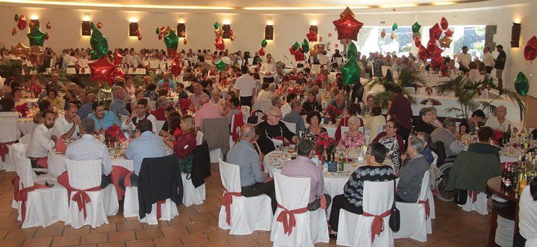 Casi 700 mayores disfrutaron del tradicional Almuerzo de Navidad de Teguise