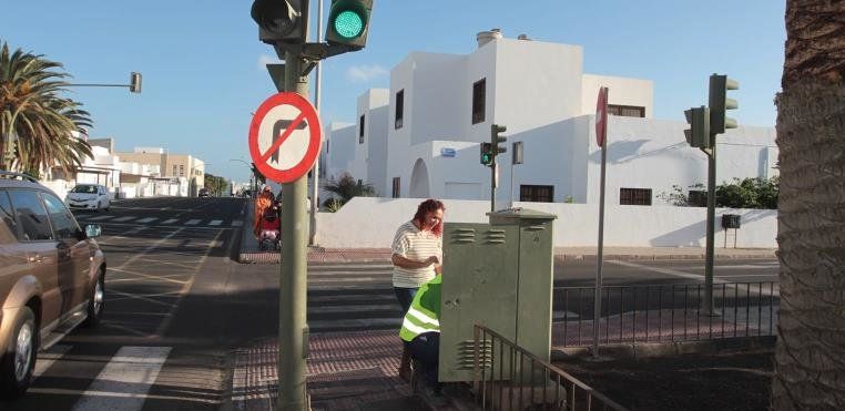 El Ayuntamiento de Arrecife pone en marcha un servicio de mantenimiento de semáforos