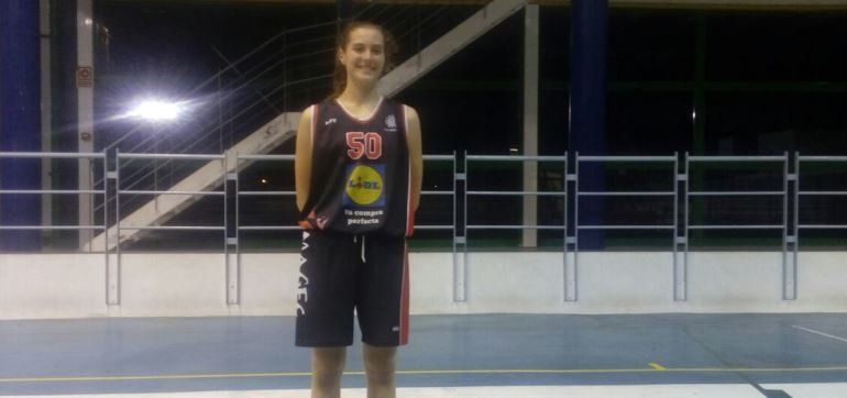 Carlota Aparicio, convocada para el Campeonato de España infantil de baloncesto