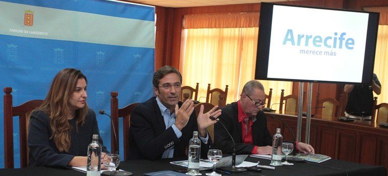 El nuevo Gobierno del Cabildo centra su primera rueda de prensa en criticar la gestión de Arrecife