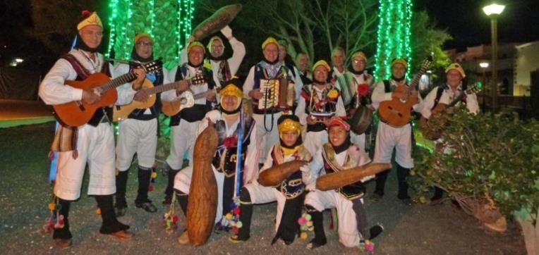 La Parranda Marinera Los Buches cierra el  2017 en la plaza de San Roque en Tinajo