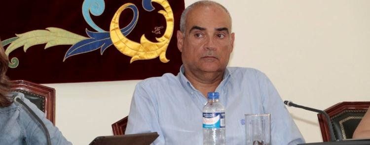 Rafael Juan González hace oficial su dimisión en Arrecife para convertirse en consejero no electo del Cabildo