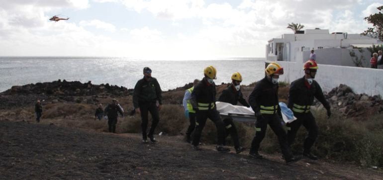 La Guardia Civil abre diligencias por homicidio imprudente e intenta identificar al patrón de la patera