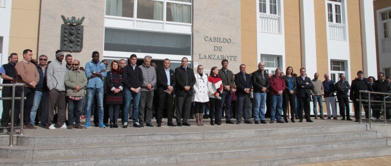 Cabildo y ayuntamientos guardan silencio por las siete víctimas de la patera de Playa Bastián