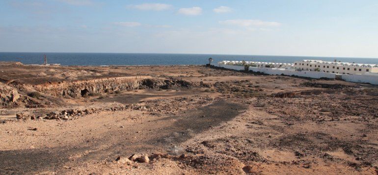 Una empresa pide autorización para hacer una playa frente a su futuro hotel de Costa Teguise