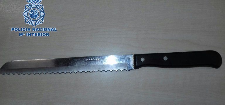 Detenido un hombre que amenazaba de muerte a otro con un cuchillo en el Charco de San Ginés