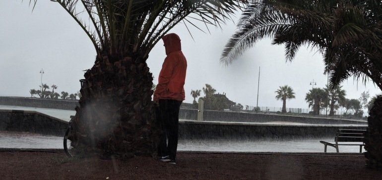 Los termómetros descienden hasta los 8 grados en Lanzarote, donde ha vuelto a granizar este martes
