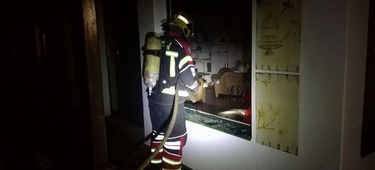 Extinguen de madrugada un incendio en una vivienda de Playa Blanca