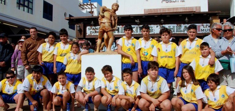 Yaiza honra 35 años de la Escuela de Lucha Canaria de Playa Blanca