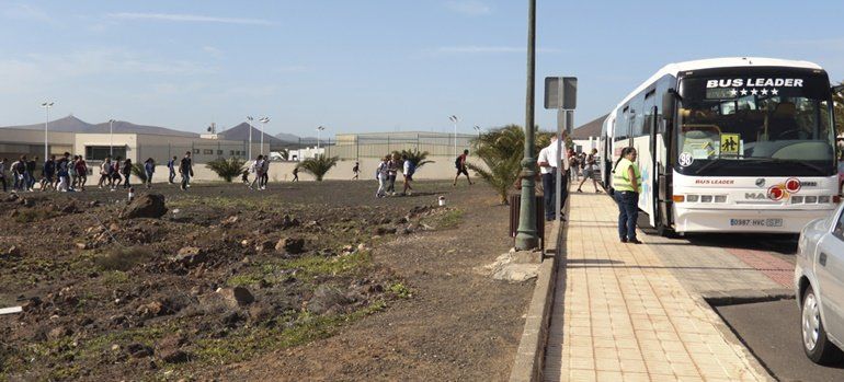The Costa Teguise AMPA calls for transport solutions: "There are 14-year-old children who walk for an hour"