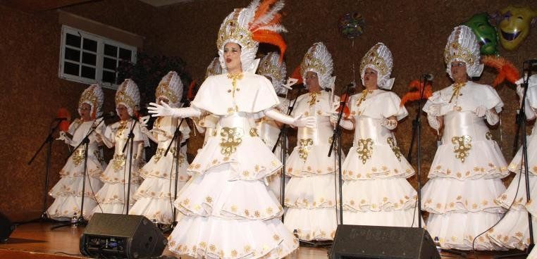 Teguise acogió la presentación de sus grupos de Carnaval