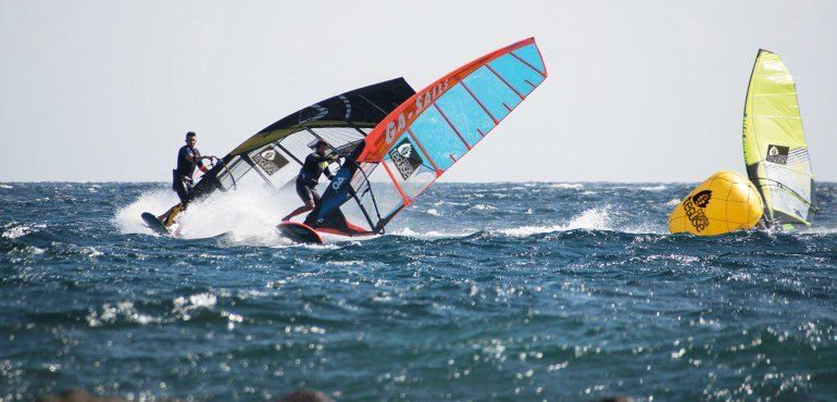 Todo a punto para la ProAm Costa Teguise Slalom & Hydrofoil de windsurf