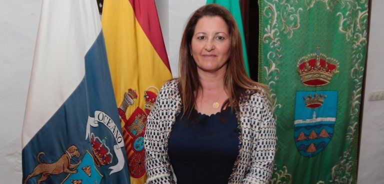 Flora Guerra toma posesión como nueva concejal de Coalición Canaria en Teguise