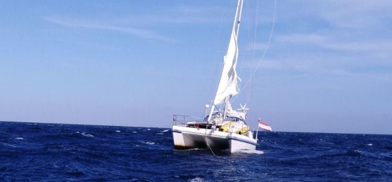 Rescatado un catamarán en apuros en la costa de Puerto del Carmen