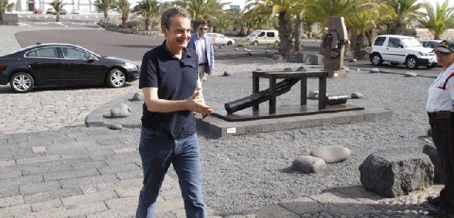 Denuncian las condiciones en las que trabajan los agentes que escoltan a Zapatero en Lanzarote