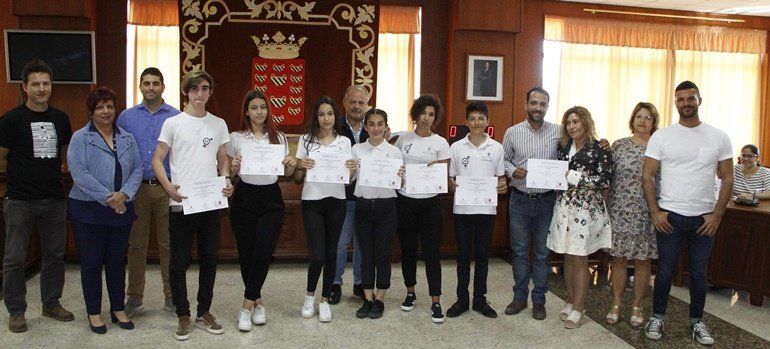 Alumnos del IES Las Salinas representarán a Lanzarote en la final del II Concurso Regional de Debate Escolar