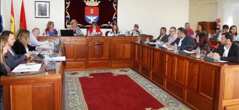 El Pleno aprueba la moción de CC para reprobar a De Anta con el apoyo del PP y de Andrés Medina