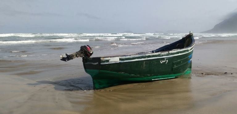 La patera de Famara traía varios fardos de hachís y se ha detenido ya a 11 inmigrantes