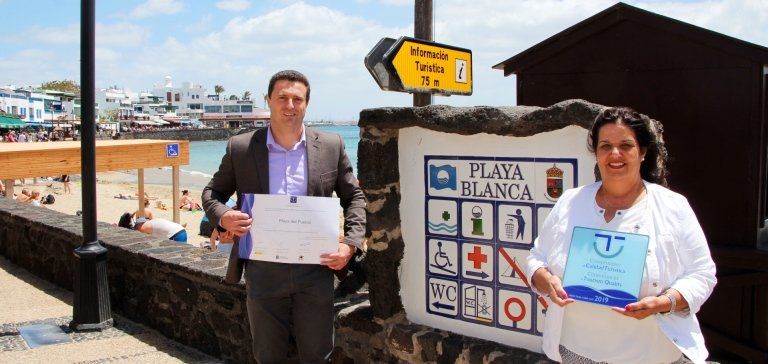La playa de Playa Blanca recibe el sello Compromiso de Calidad Turística del Ministerio de Turismo
