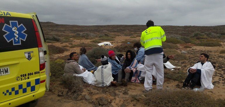 Una patera con una veintena de inmigrantes arriba a La Graciosa