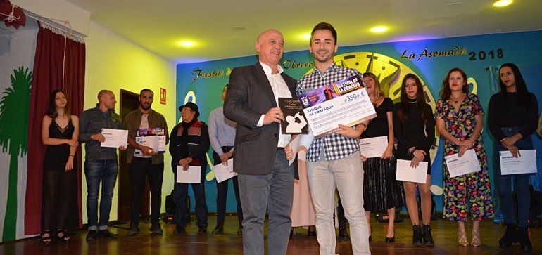 El joven Carlos Santana Sánchez gana el Festival de la Canción de La Asomada
