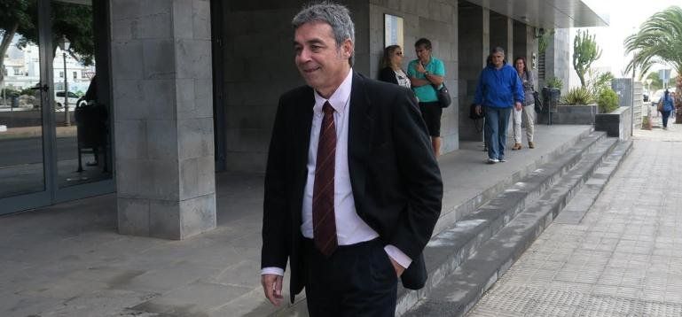 Espino pide su baja en el PSOE tras el auto del juez Lis, aunque espera que sea anulado en pocos días