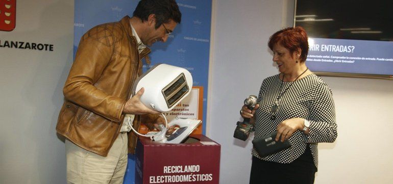 El Cabildo y OfiRAEE ponen en marcha una nueva campaña de reciclaje de pequeños electrodomésticos