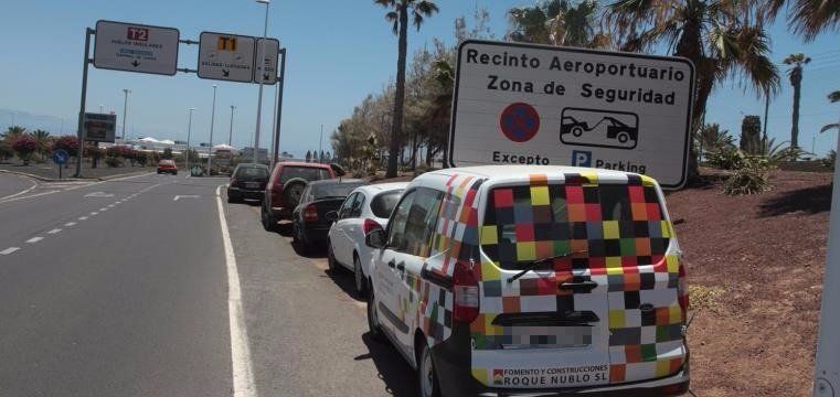 Corujo exige a Aena una solución "urgente" para el parking gratuito de los trabajadores del aeropuerto