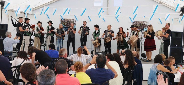 Playa Blanca celebra  el Día de las Letras Gallegas a ritmo de gaitas y tambores