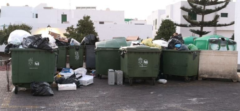 Yaiza quiere "secuestrar" el servicio de basura antes del verano: "Es la herencia que nos dejó CC"