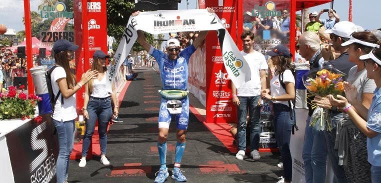 El italiano Alessandro de Gasperi y la británica Lucy Gossage, vencedores del XXVII Ironman Lanzarote