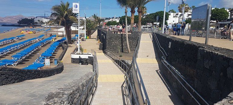 Playa Grande mejora su accesibilidad con nuevas rampas de acceso