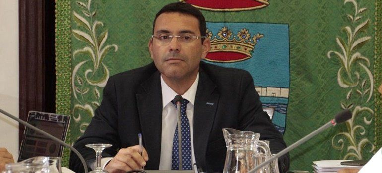 Oswaldo Betancort ve "deleznable" la acusación de malversación del PSOE y estudia acciones judiciales