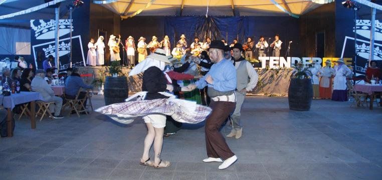 Teguise disfrutó de un gran tenderete por el Día de Canarias