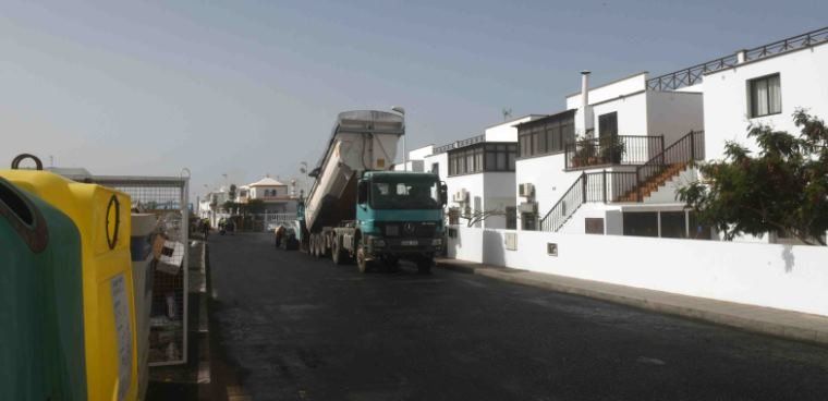Adjudicadas obras de asfaltado en el municipio de San Bartolomé por más de 2.300.000 euros
