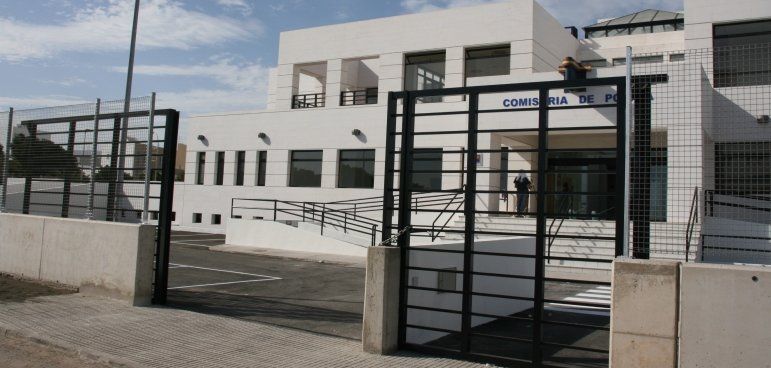 Detenidos dos hombres por robo con fuerza en las oficinas de una asesoría en Arrecife