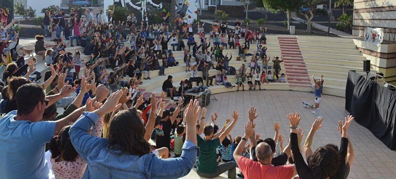 El Festival Títiri Tías llenó la Plaza El Pavón "de buen ambiente familiar"